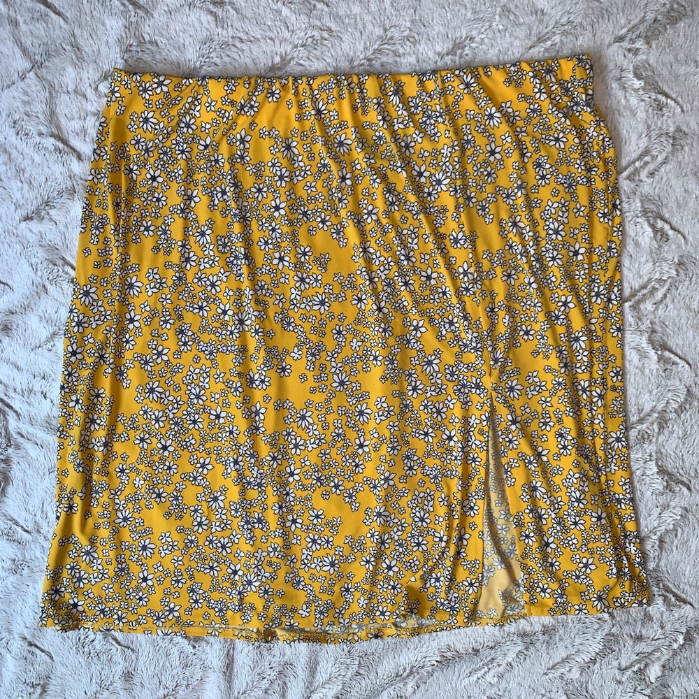 Lane Bryant - Yellow Floral Skirt w Slit